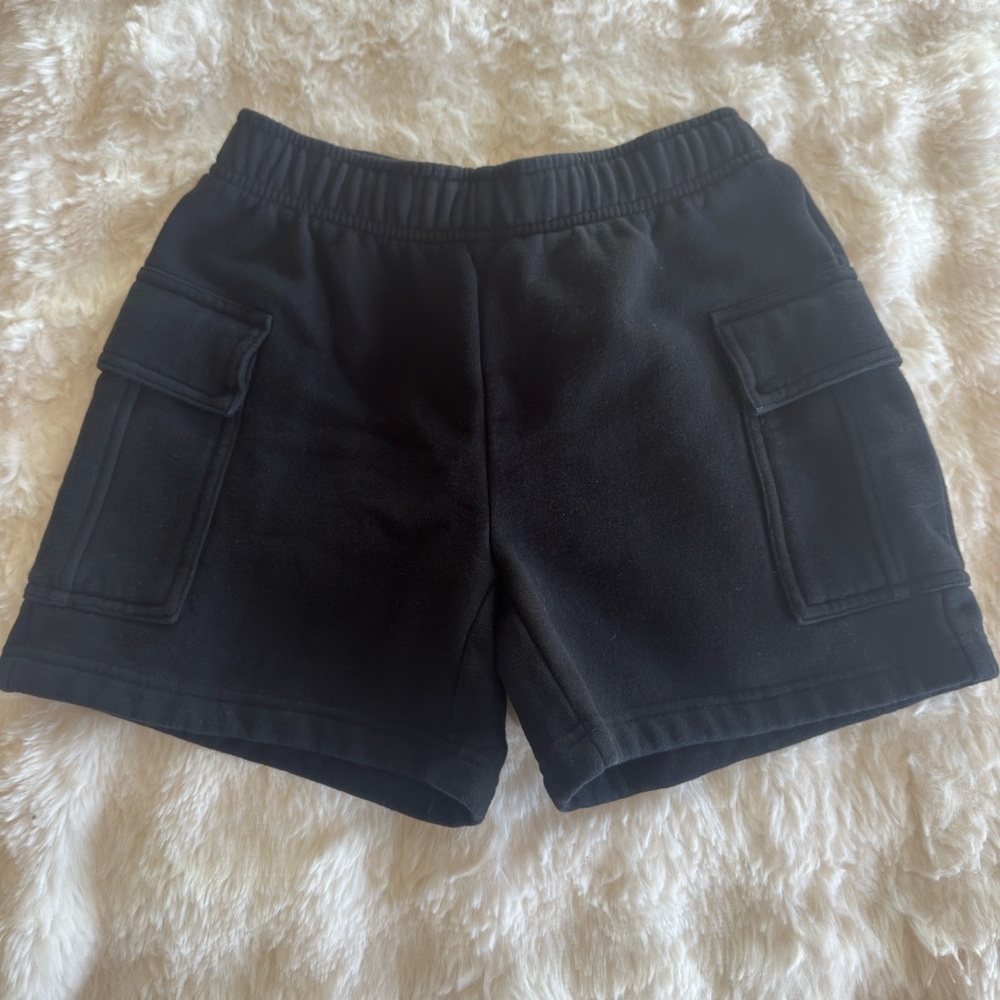Aritzia Black Women's Cargo Shorts